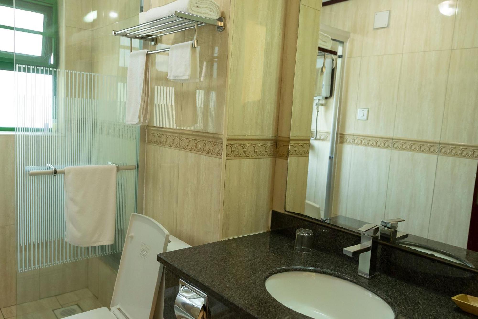 Highlands Suites Hotel And Apartments Kigali Eksteriør bilde